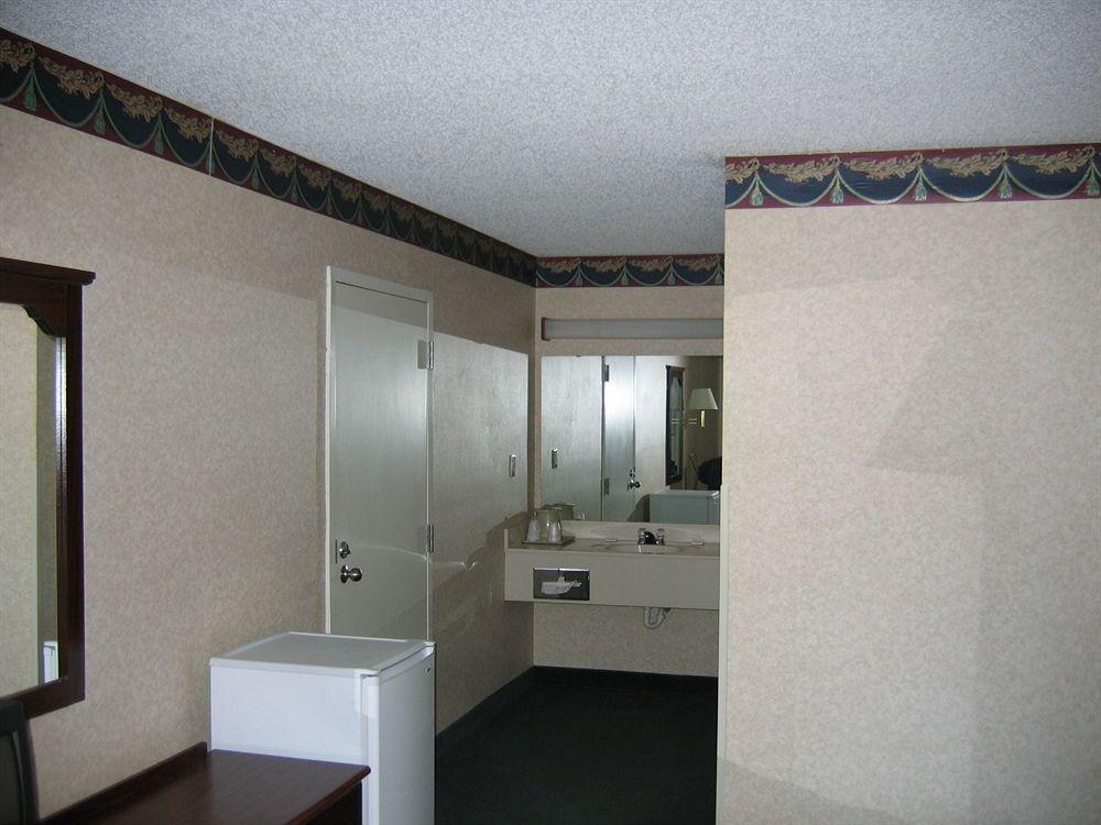 Sheridan America'S Best Value Inn & Suites מראה חיצוני תמונה