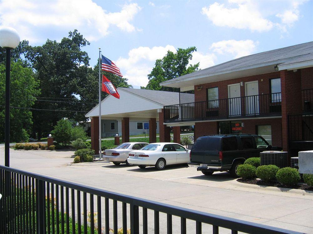 Sheridan America'S Best Value Inn & Suites מראה חיצוני תמונה