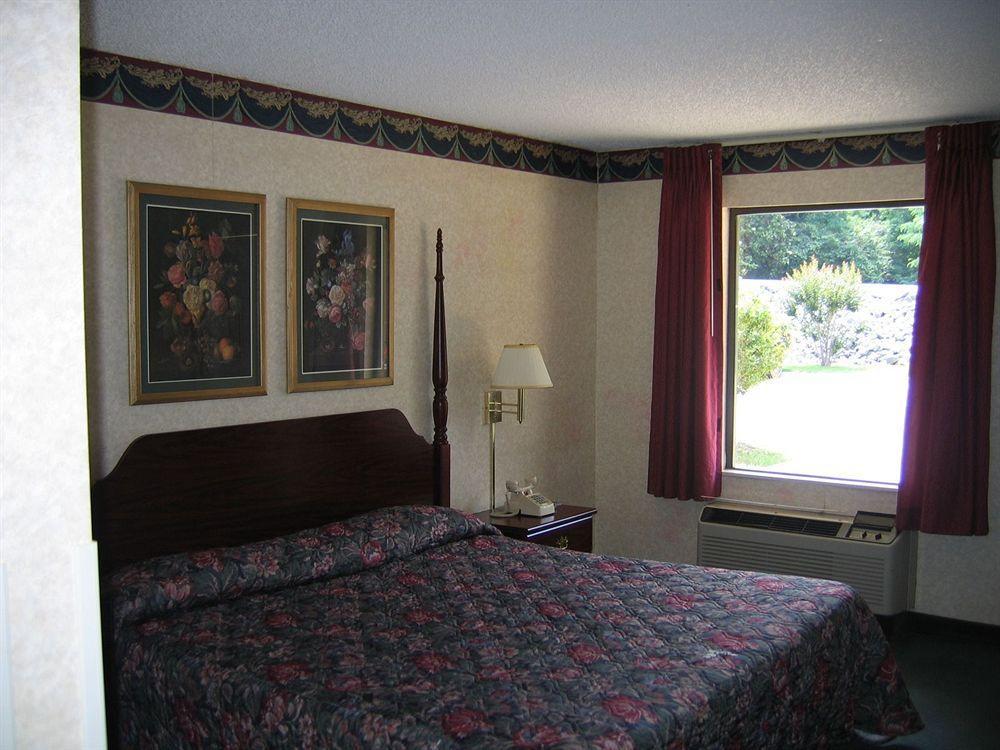 Sheridan America'S Best Value Inn & Suites מראה חיצוני תמונה