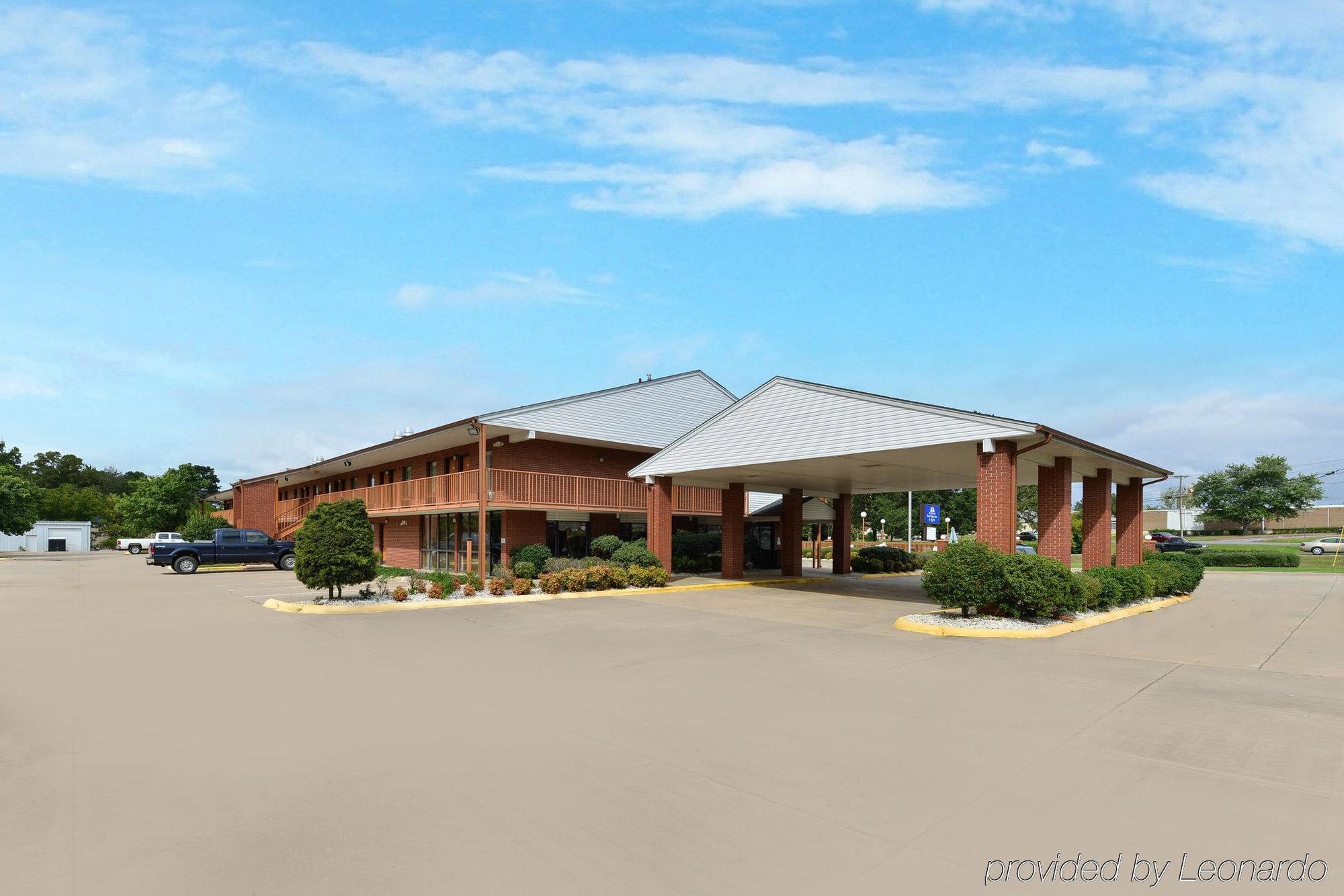 Sheridan America'S Best Value Inn & Suites מראה חיצוני תמונה