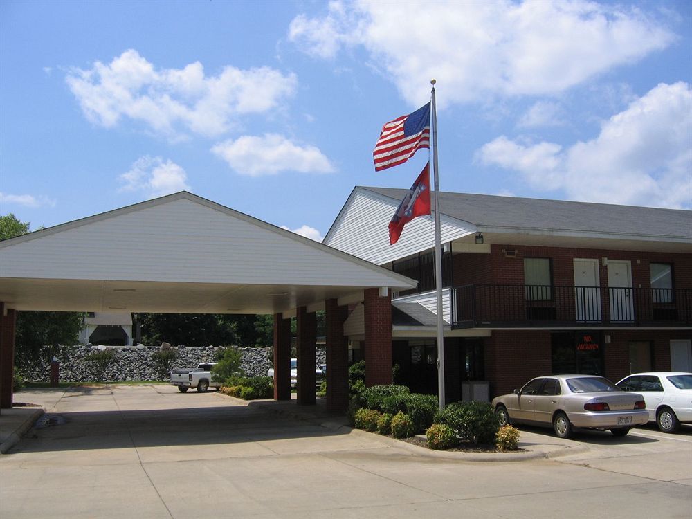Sheridan America'S Best Value Inn & Suites מראה חיצוני תמונה