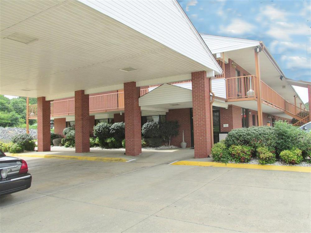 Sheridan America'S Best Value Inn & Suites מראה חיצוני תמונה